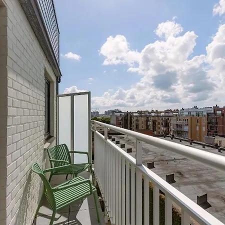 Ilo - Met 2 Slaapkamers Appartement *