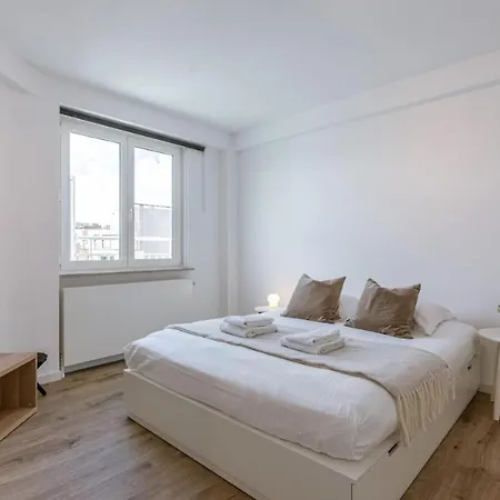 Ilo - Met 2 Slaapkamers דירה אוסטנדה