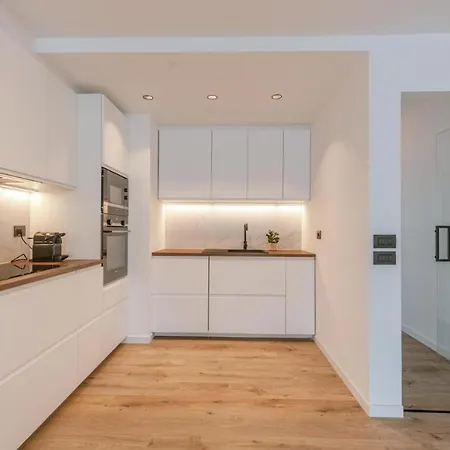 Ilo - Met 2 Slaapkamers *